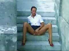 Egy Szőke Fehérnemű  ...